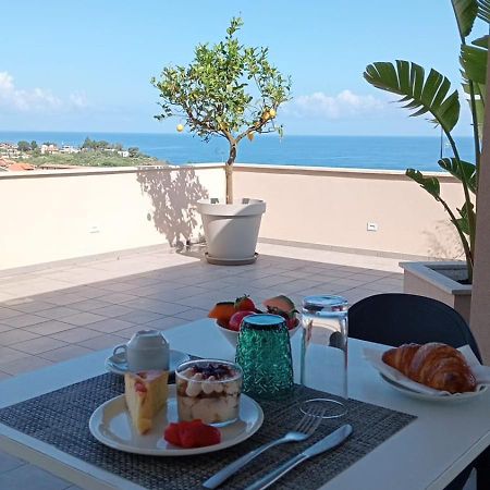 Middle Town Palace Tropea Luaran gambar