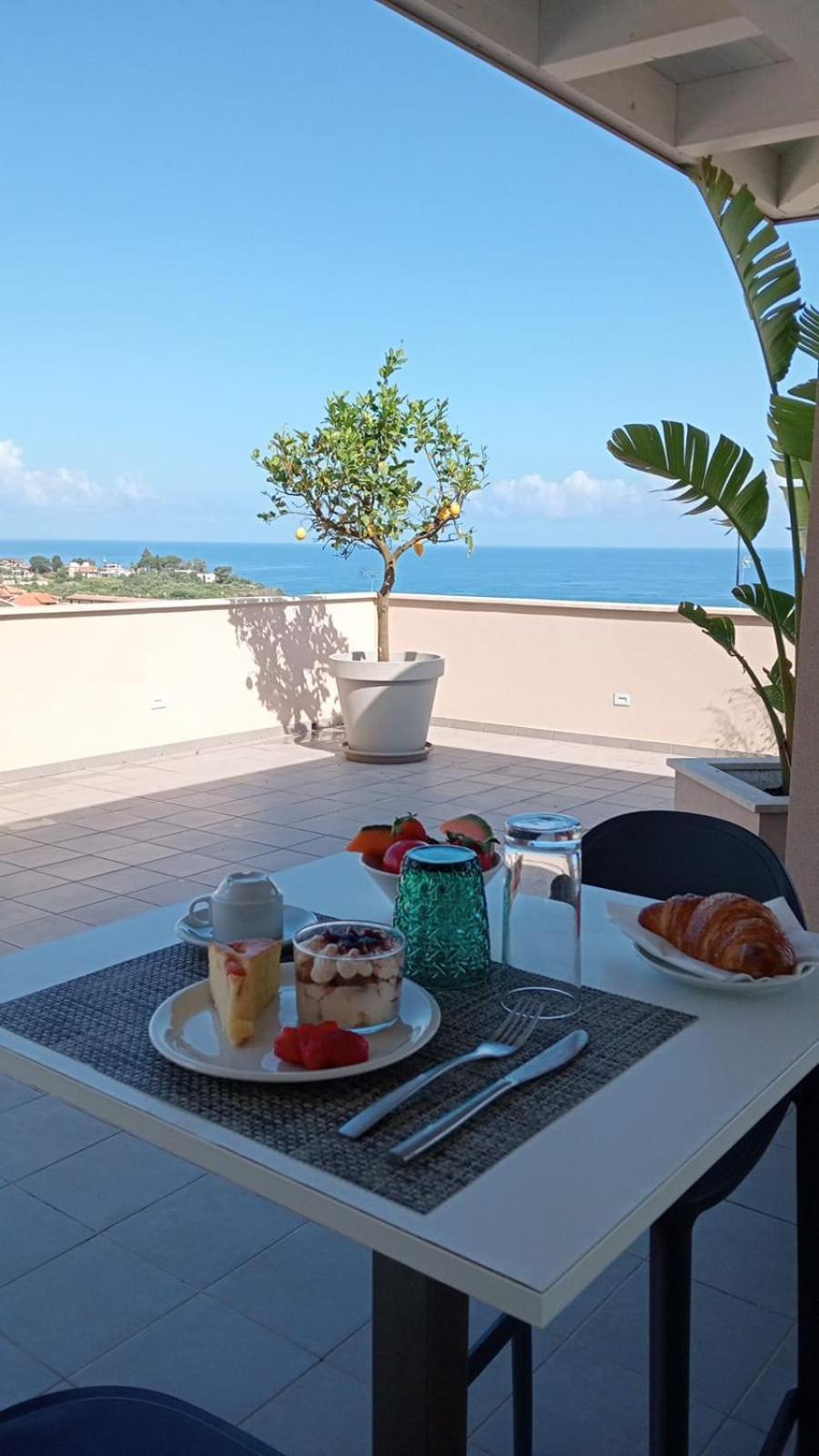 Middle Town Palace Tropea Luaran gambar