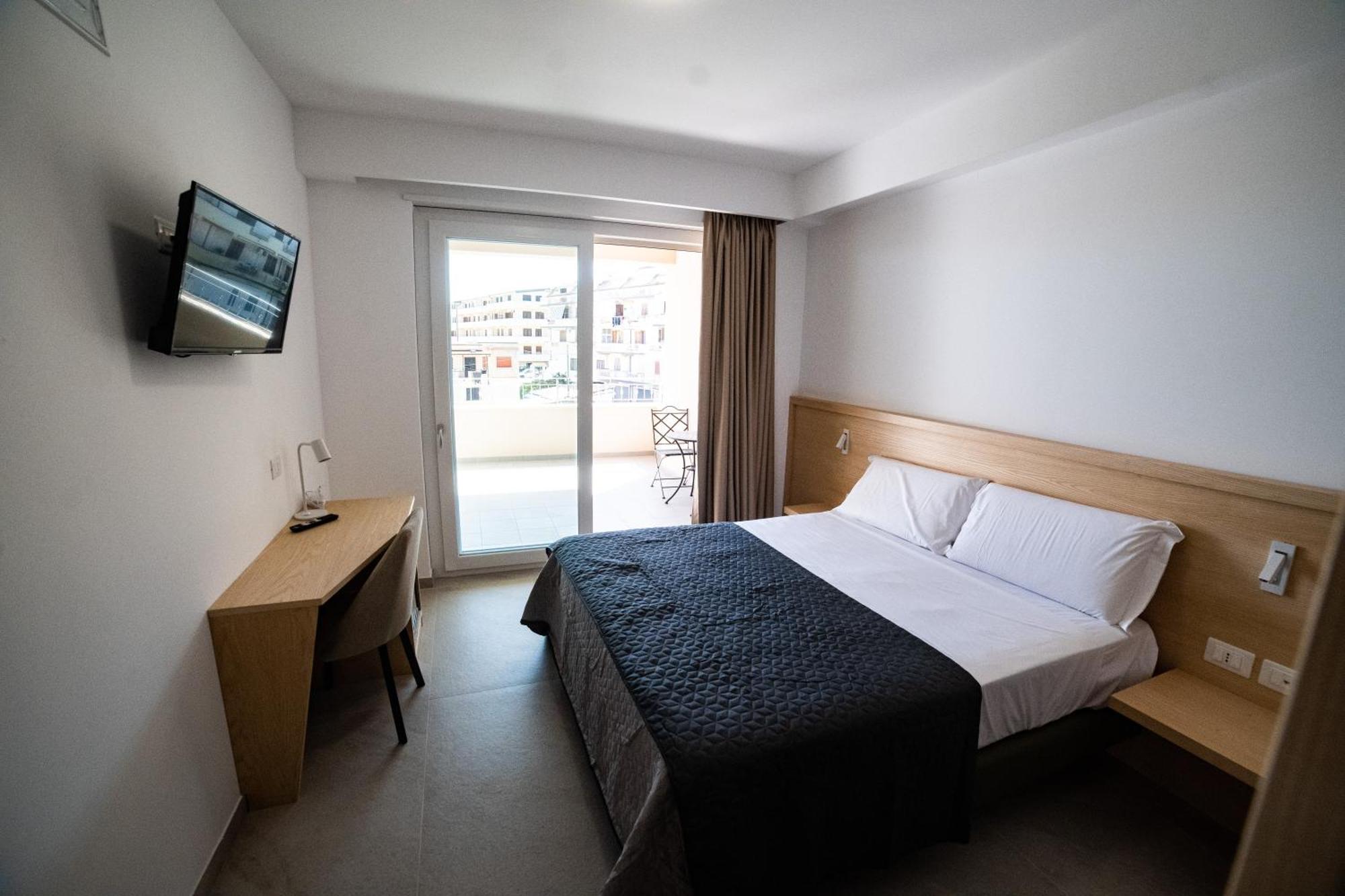 Middle Town Palace Tropea Luaran gambar