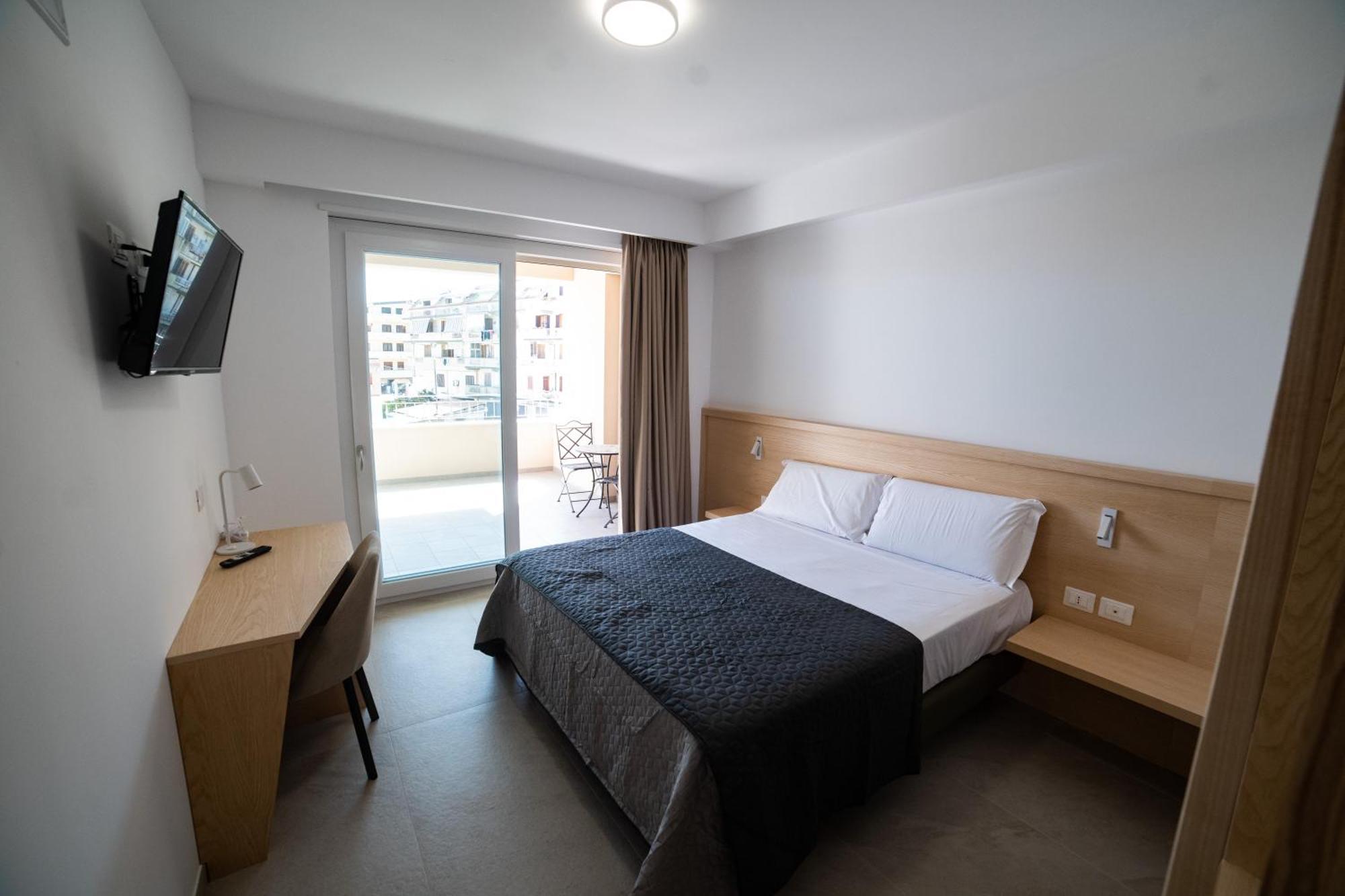 Middle Town Palace Tropea Luaran gambar