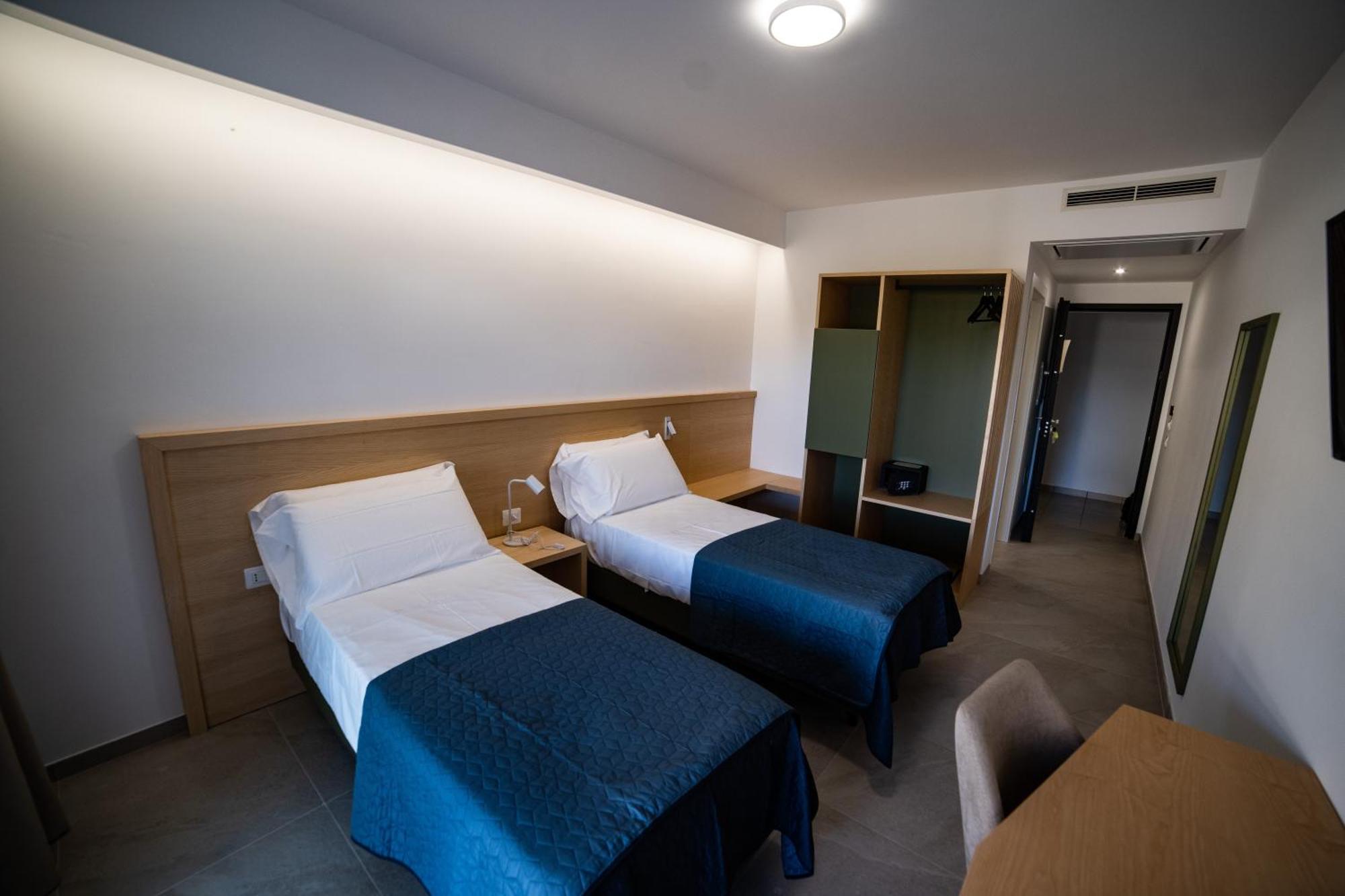 Middle Town Palace Tropea Luaran gambar