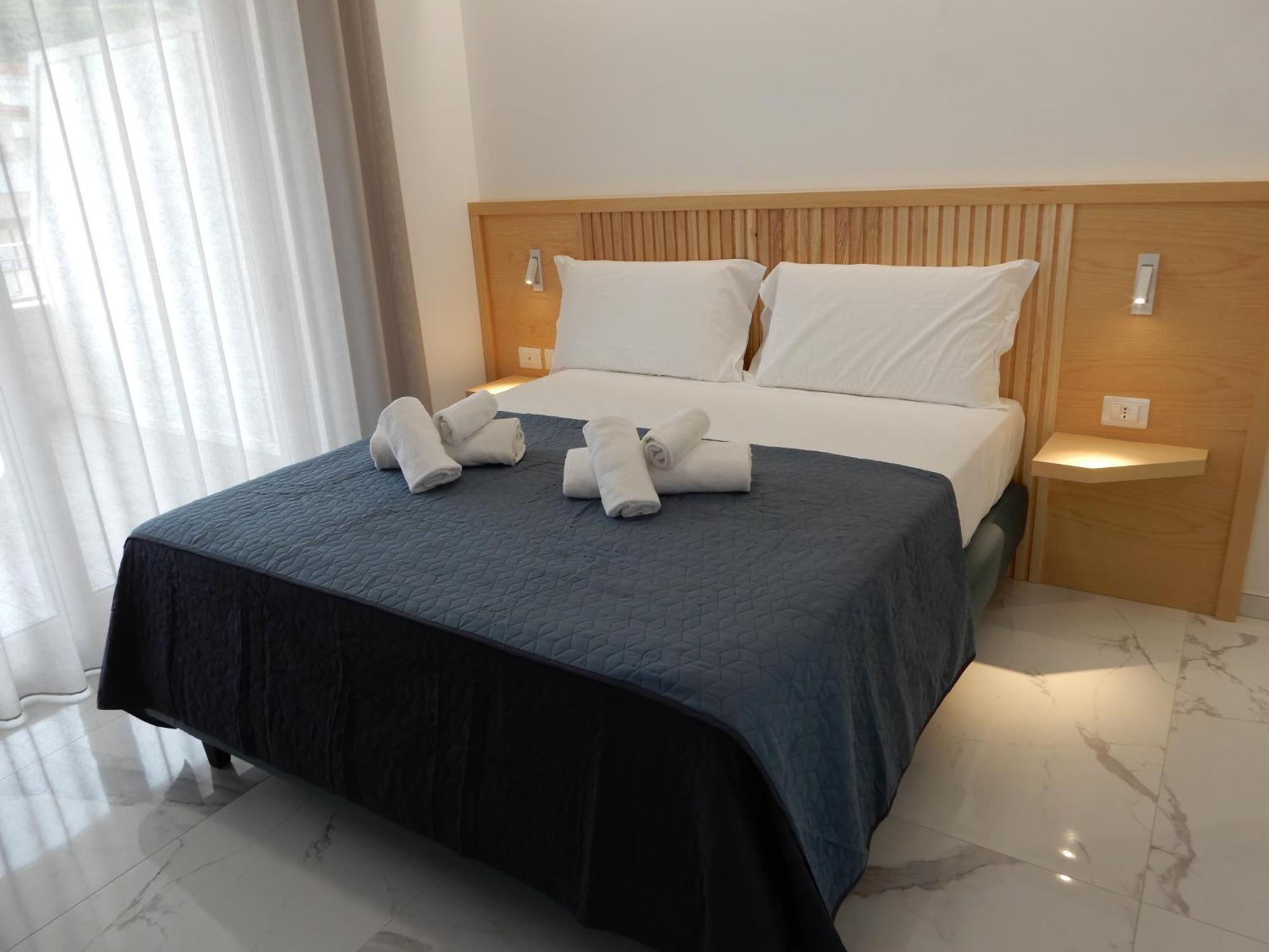 Middle Town Palace Tropea Luaran gambar